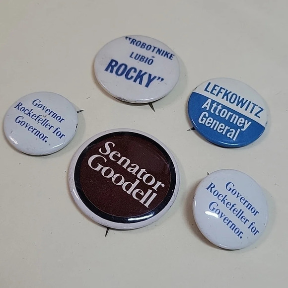 VINTAGE Political Buttons - Picture 2 of 3